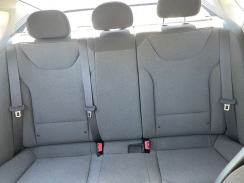 Used 2025 Kia K4 LXS image 37