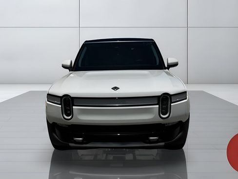 Used 2024 Rivian R1S Adventure AWD/4WD image 5