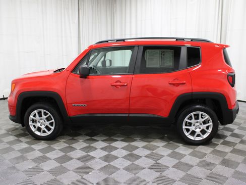 Used 2023 Jeep Renegade Latitude w/ Premium Group image 37