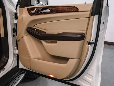 Used 2018 Mercedes-Benz GLS 450 4MATIC w/ Premium Package image 47