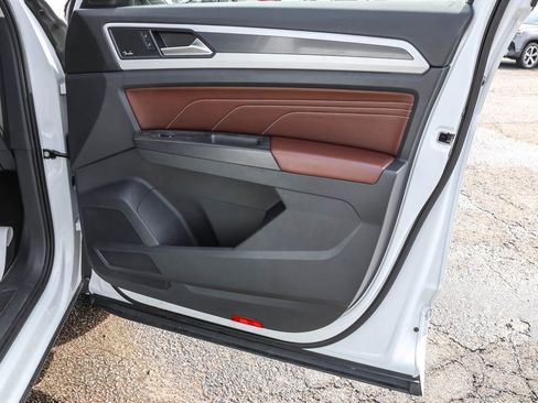 Used 2022 Volkswagen Atlas SEL Premium image 43