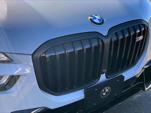 Used 2025 BMW X7 M60i image 30