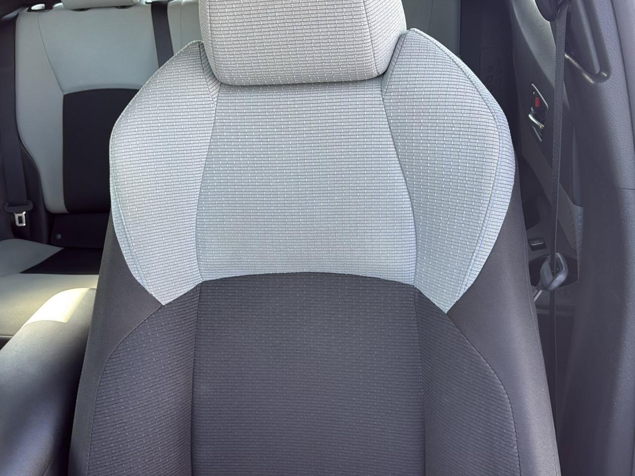 Used 2019 Toyota C-HR XLE FWD image 28