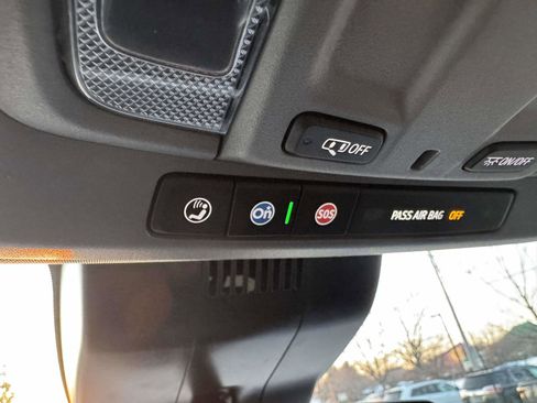 Used 2025 Chevrolet Silverado 1500 LT image 33