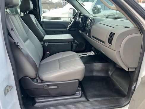 Used 2013 Chevrolet Silverado 1500 W/T image 10