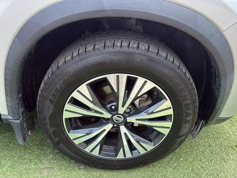 Used 2021 Nissan Rogue SV FWD image 47