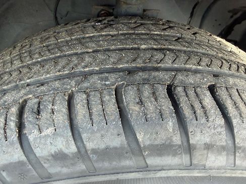 Used 2007 Saturn Outlook XE w/ Advanced Audio Pkg FWD image 11