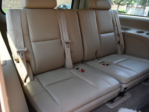 Used 2011 GMC Yukon XL Denali AWD/4WD image 31