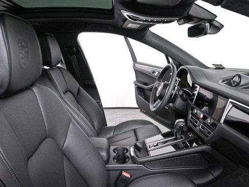 New 2026 Porsche Macan Turbo AWD/4WD image 23
