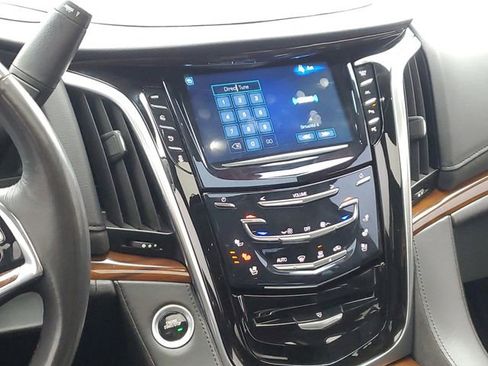 Used 2020 Cadillac Escalade Luxury image 29