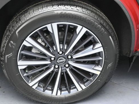 New 2026 Nissan Pathfinder Platinum image 5