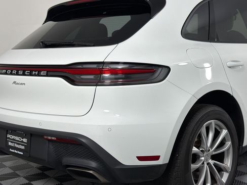 Certified 2023 Porsche Macan AWD/4WD image 13