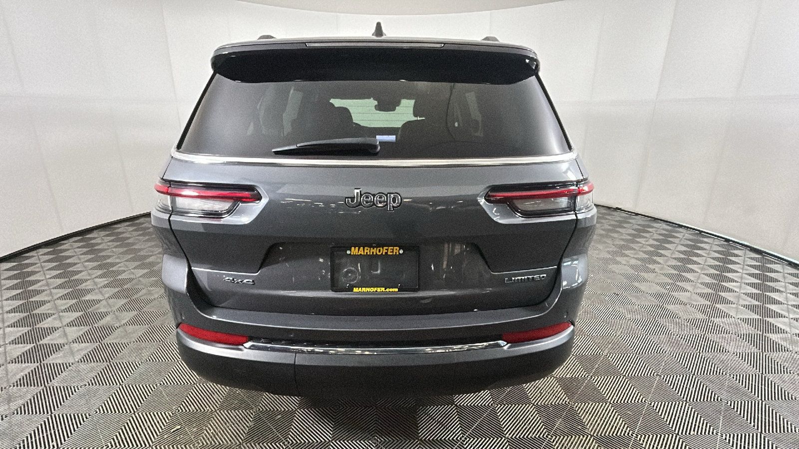 Used 2023 Jeep Grand Cherokee L Limited AWD/4WD image 4