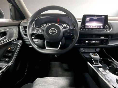 Used 2023 Nissan Rogue SV image 8