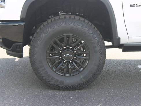New 2026 Chevrolet Silverado 2500 ZR2 w/ LPO, Dark Essentials Package AWD/4WD image 19
