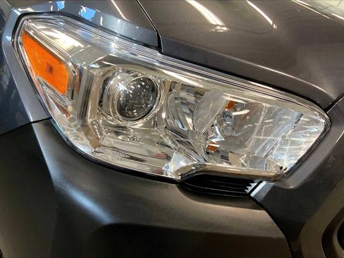 Used 2022 Toyota Tacoma SR image 24