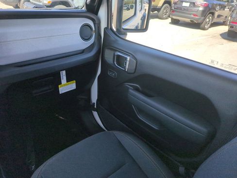 New 2026 Jeep Gladiator Sport image 19