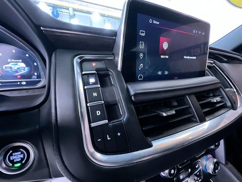 Used 2022 GMC Yukon SLE w/ Gmc Pro Safety Plus Package RWD image 30