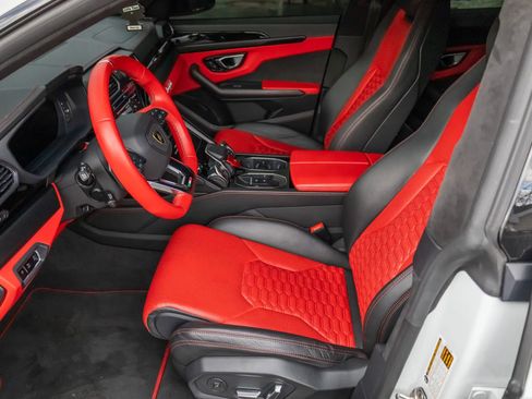 Used 2022 Lamborghini Urus image 37