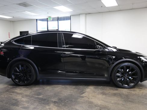 Used 2020 Tesla Model X Long Range AWD/4WD image 8