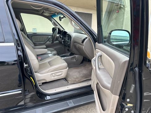 Used 2005 Toyota Sequoia Limited image 26