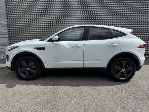 Used 2018 Jaguar E-PACE SE image 2