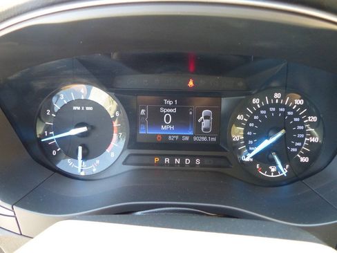 Used 2017 Ford Fusion SE AWD/4WD image 30