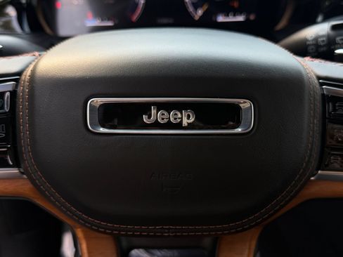 Used 2024 Jeep Grand Cherokee Summit AWD/4WD image 24