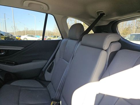Used 2022 Subaru Outback Limited image 10
