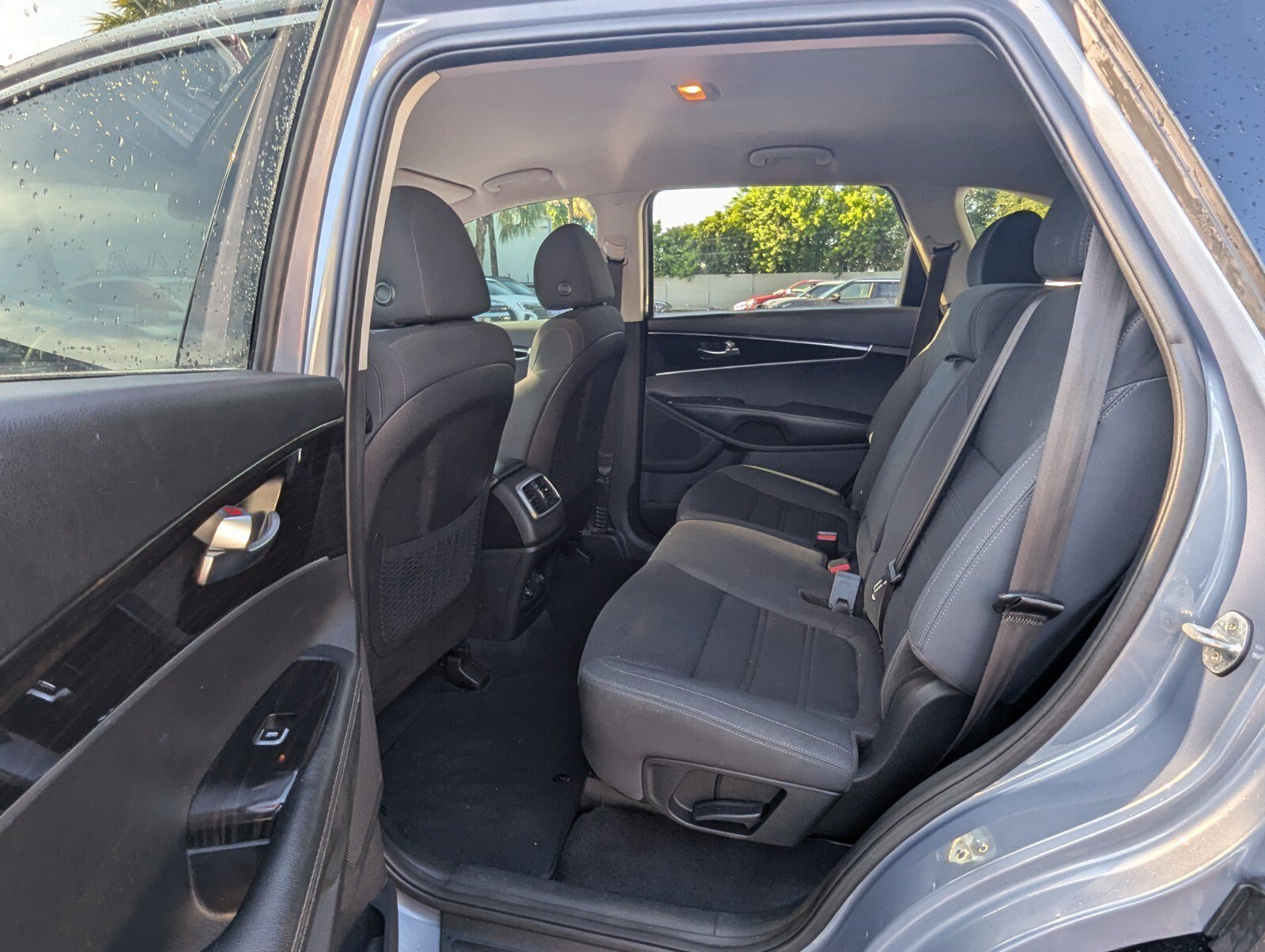 Used 2020 Kia Sorento LX FWD image 41