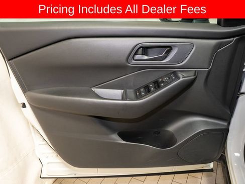 Used 2024 Nissan Rogue S FWD image 10
