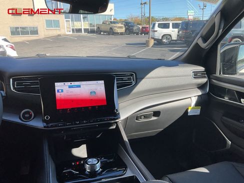 New 2025 Jeep Wagoneer Series II w/ Premium Group I image 14