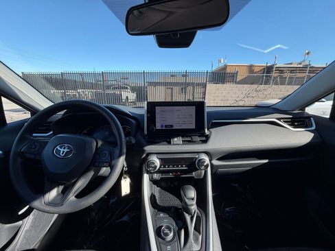 Used 2025 Toyota RAV4 LE image 33