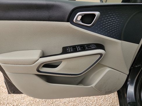 Used 2023 Kia Soul EX FWD image 12