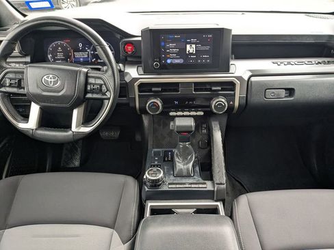 Used 2025 Toyota Tacoma TRD Off-Road image 25