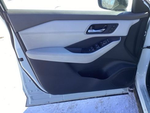 Used 2021 Nissan Rogue SL image 15