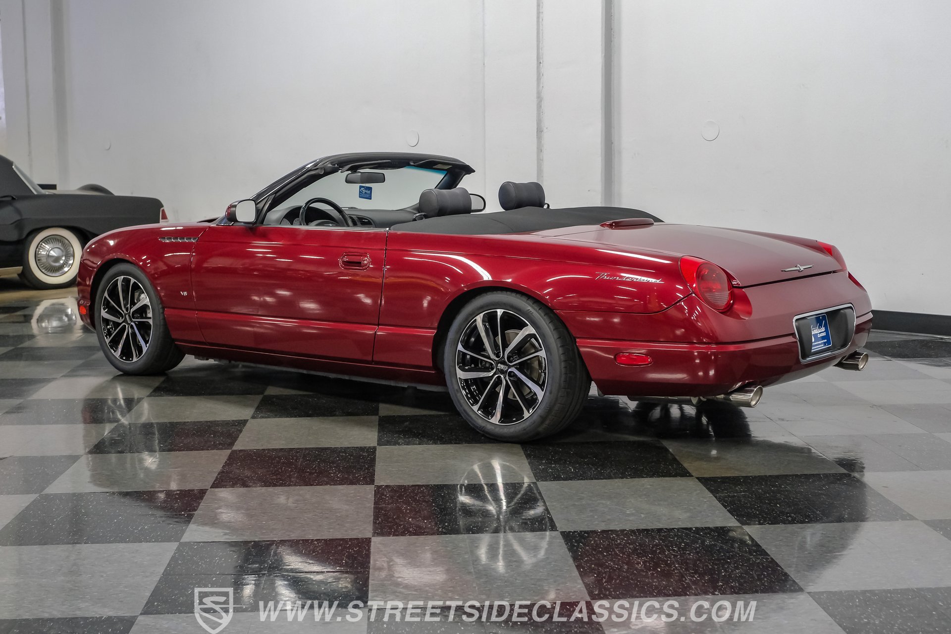 Used 2004 Ford Thunderbird RWD image 9