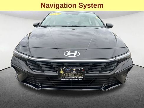 Used 2025 Hyundai Elantra SEL FWD image 4
