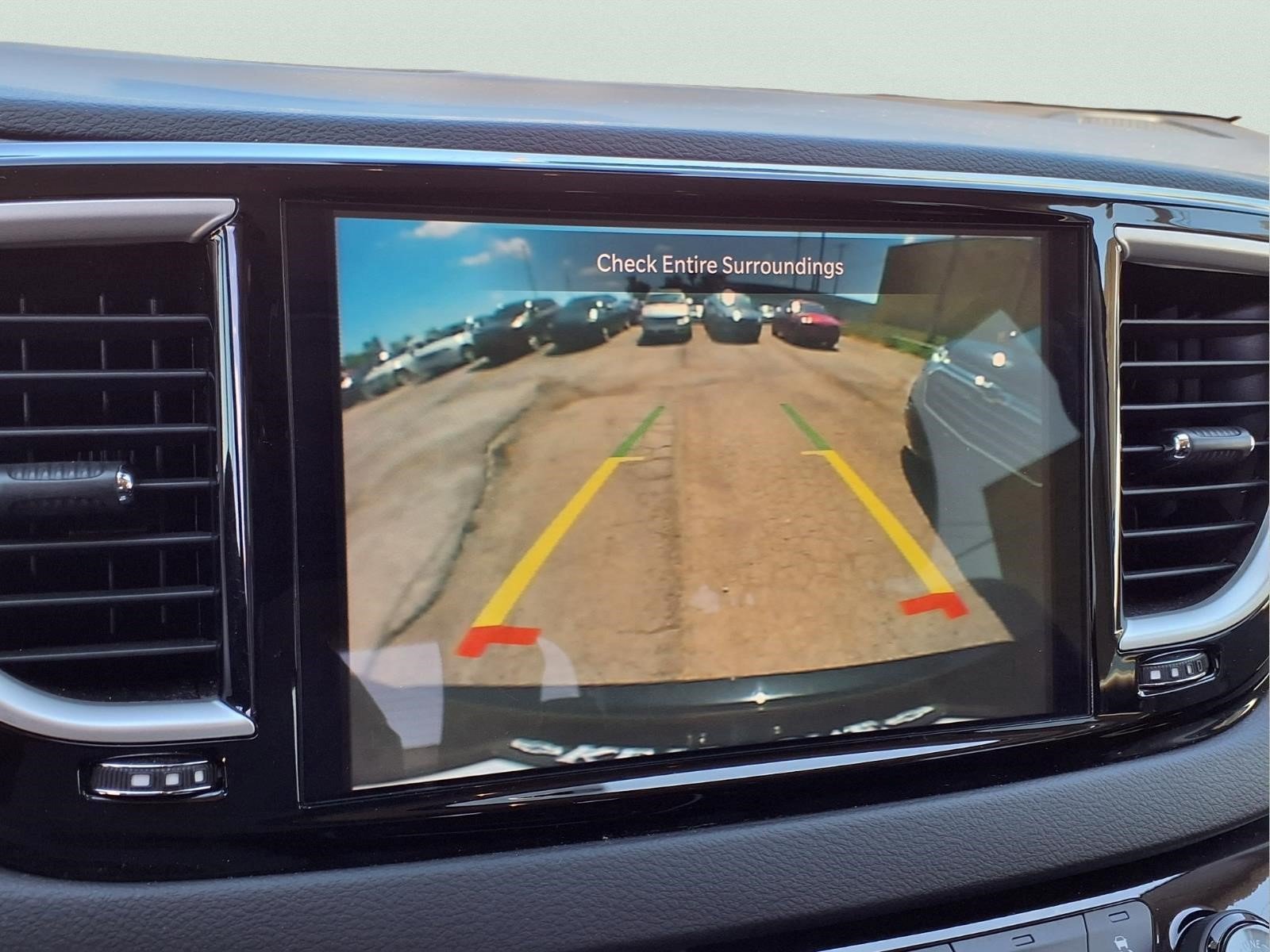 Used 2023 Chrysler Pacifica Touring-L FWD image 11