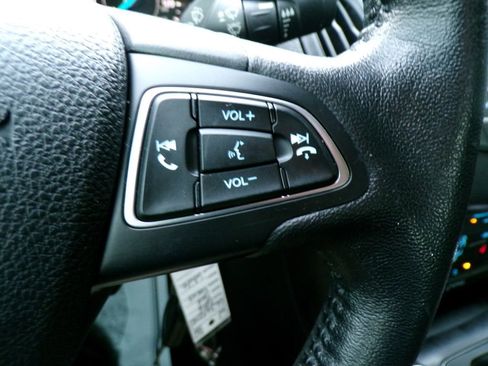 Used 2016 Ford Focus SE w/ SE Cold Weather Package FWD image 31