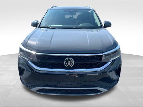 Used 2022 Volkswagen Taos SE w/ Panoramic Sunroof Package AWD/4WD image 15