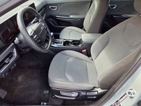 Certified 2025 Kia K4 LXS FWD image 10
