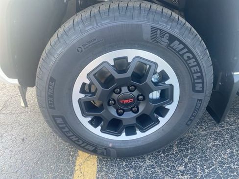 New 2026 Toyota 4Runner TRD Off-Road Premium AWD/4WD image 9