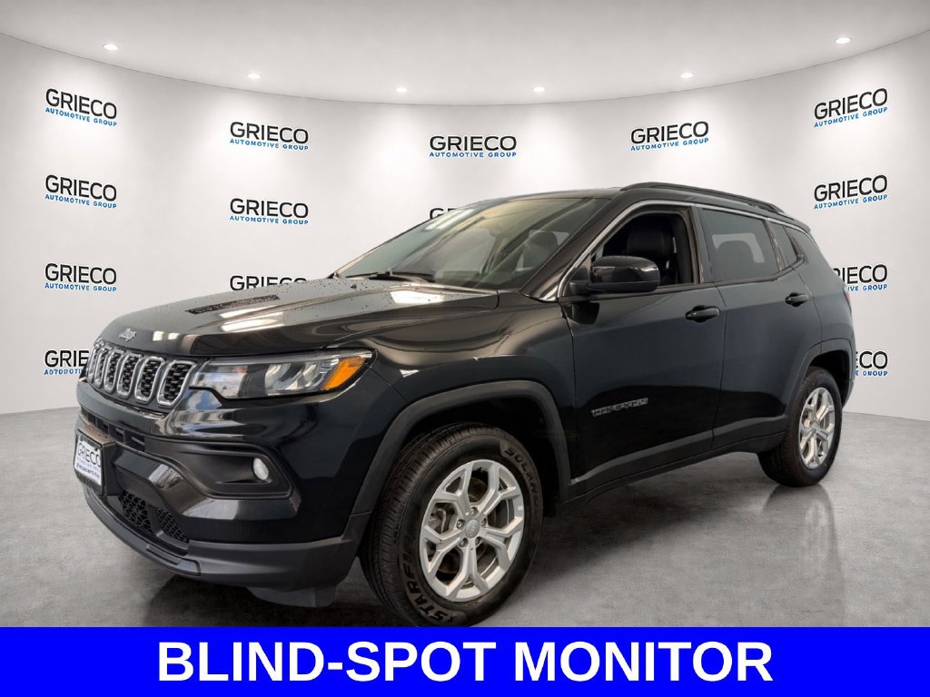 Used 2024 Jeep Compass Latitude AWD/4WD image 3