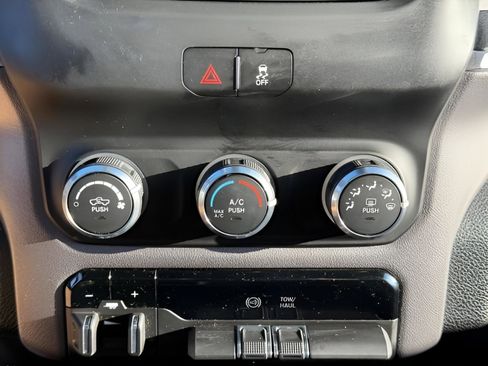 Certified 2023 RAM 3500 Big Horn AWD/4WD image 25