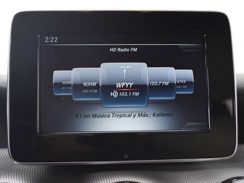 Used 2017 Mercedes-Benz GLA 250 image 16