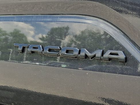 Certified 2025 Toyota Tacoma TRD Sport AWD/4WD image 28