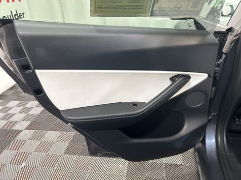 Used 2020 Tesla Model Y Long Range image 22