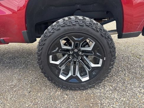 Used 2024 Chevrolet Silverado 1500 LT Trail Boss w/ LT Trail Boss Premium Package AWD/4WD image 24