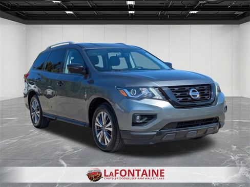 Used 2019 Nissan Pathfinder SL image 3